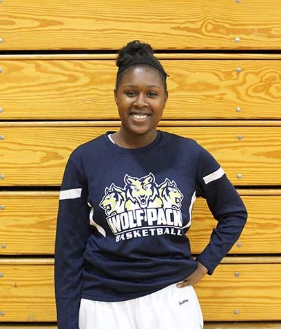 Female Athlete of the issue: Kamarieana “Mari” Edwards