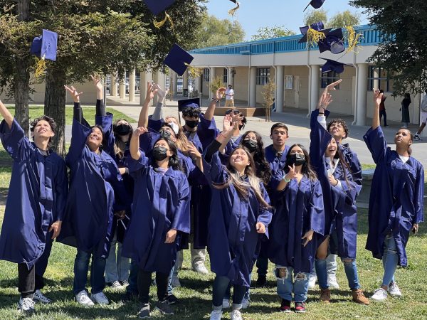 What Seniors Should Expect at Graduation
